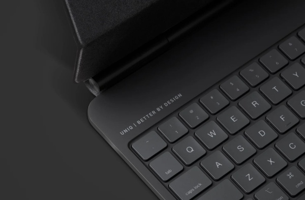 Беспроводная клавиатура Uniq VENNO Pro Magnetic keyboard folio для iPad Pro 13 2024. Цвет: чёрный