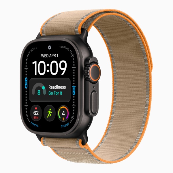 Apple Watch Ultra 4 (2026), 49 мм, черный титан, "походная петля" песочного цвета