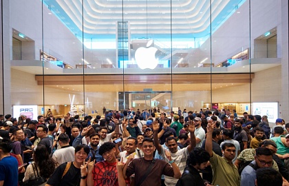 В мире стартовали продажи iPhone 18 Pro, Apple Watch Series 12, Ultra 4 и AirPods 5, первые фото.