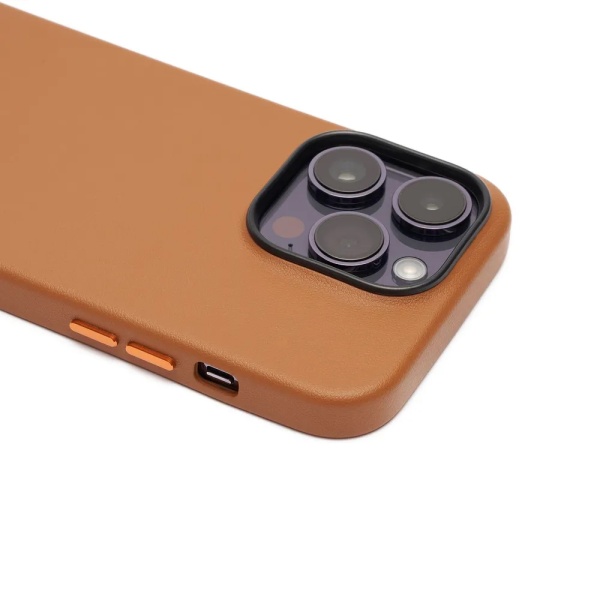 Чехол K-DOO Noble Collection Magsafe для iPhone 15, кожа. Цвет: коричневый